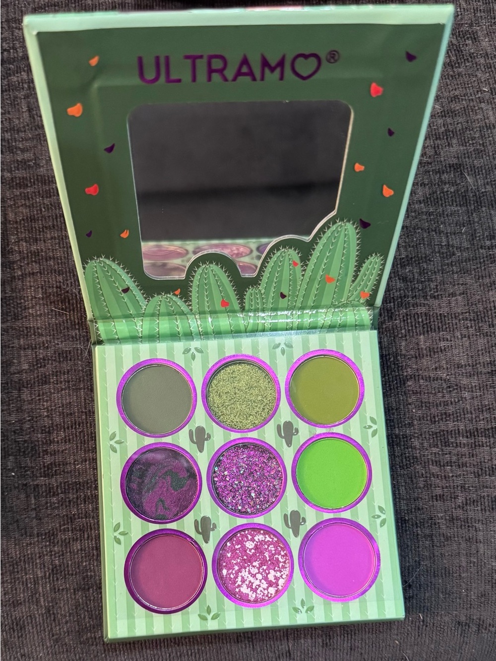 Ultramo Green & Purple Eyeshadow Palette — Vibrant Greens and Purples